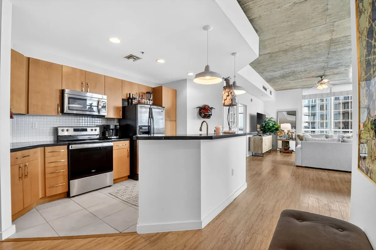 The Edge Unit 1205 photo 7
