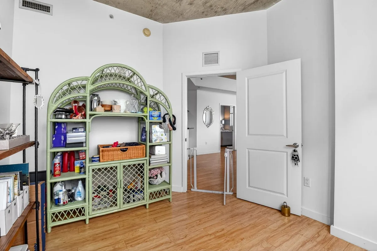The Edge Unit 1205 photo 22