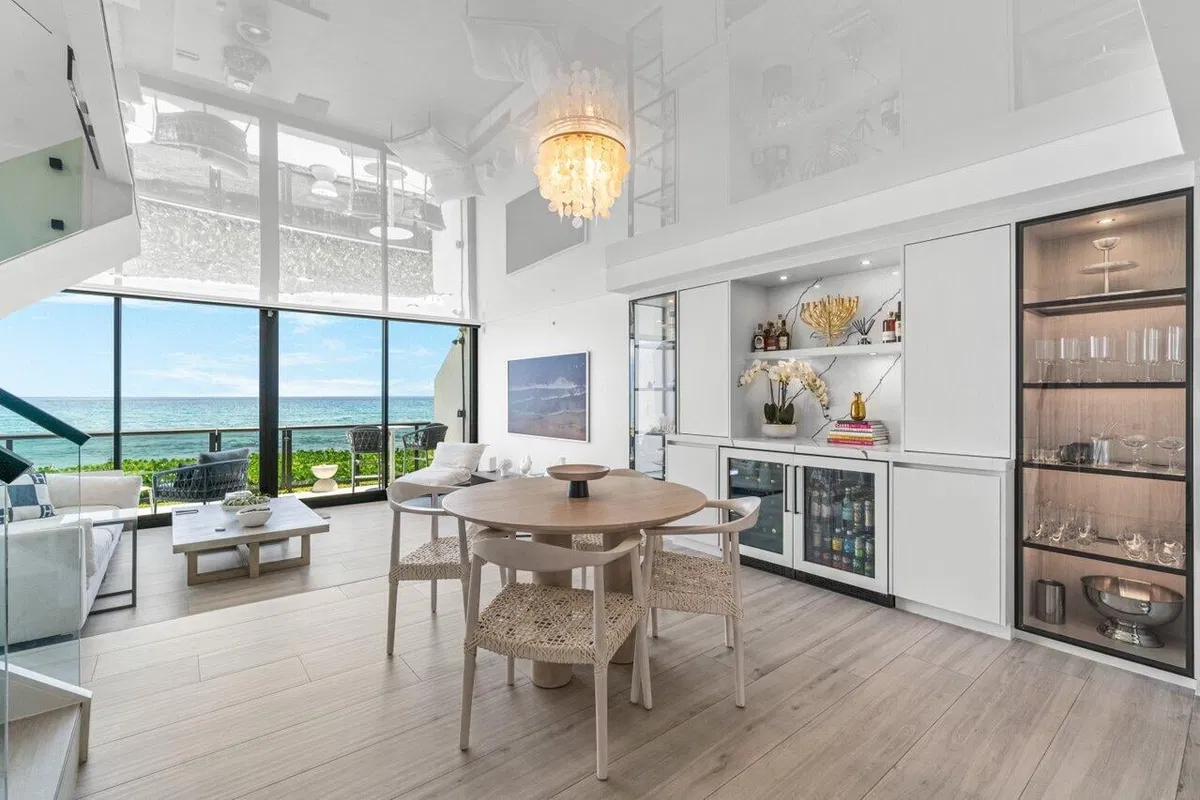 Unit 104 photo 4