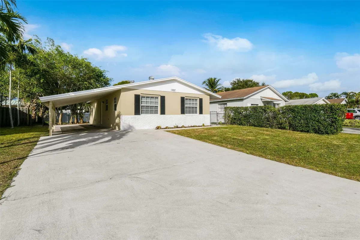 Jupiter River Estates Residence