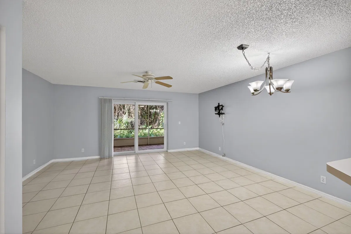 Residence photo 4