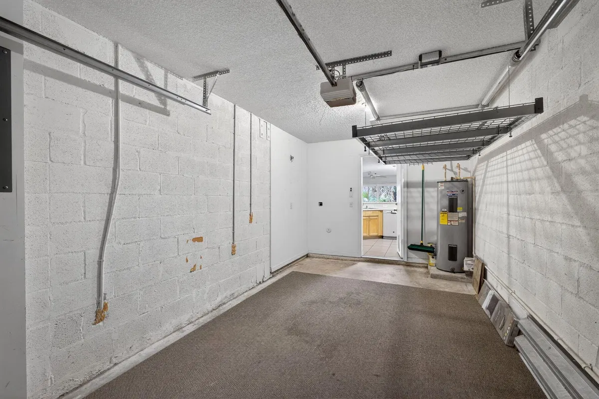 Residence photo 31