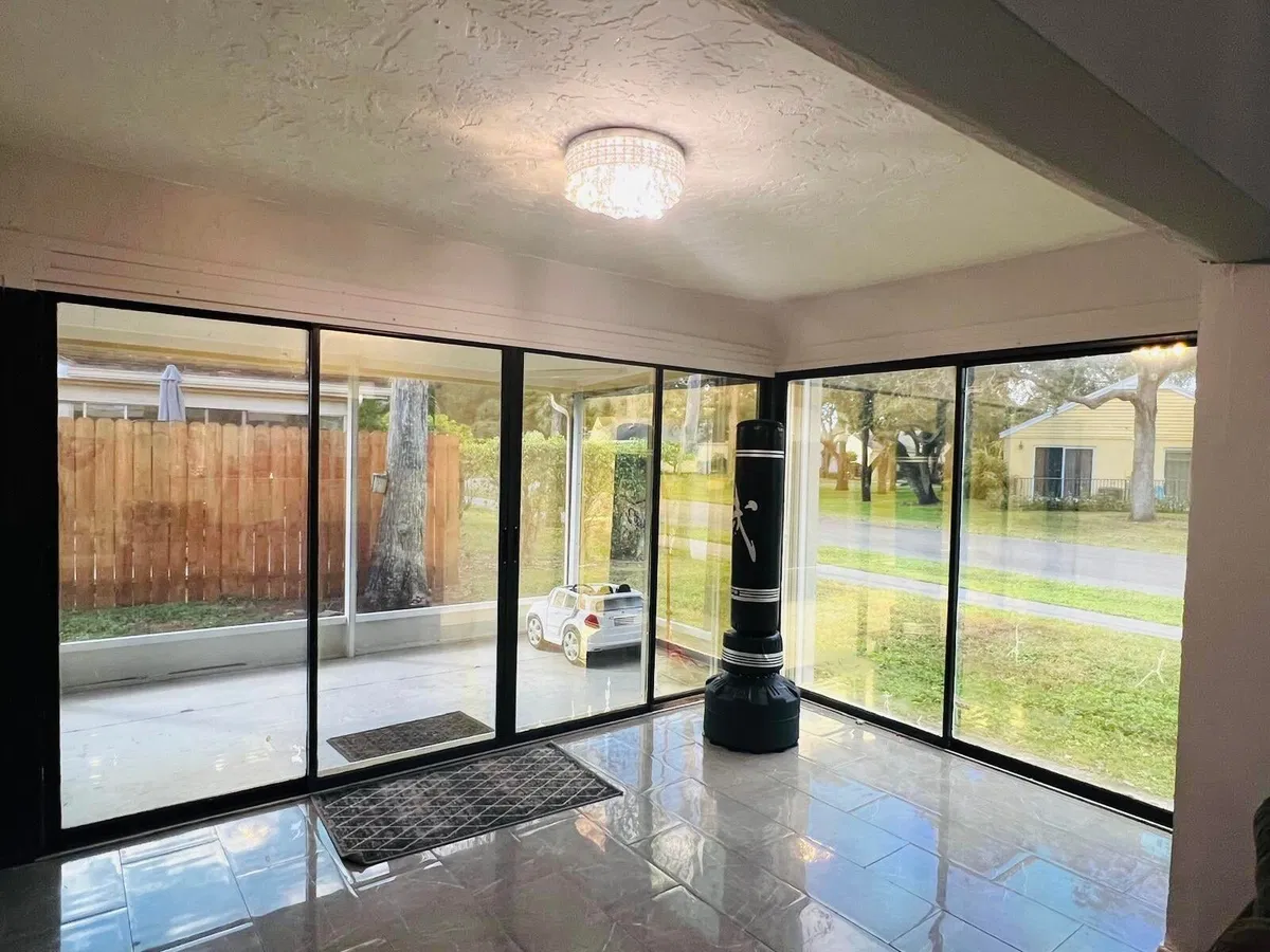 Residence photo 19