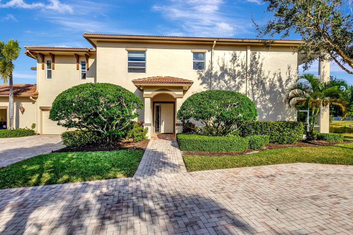 Ibis Golf & Country Club Residence