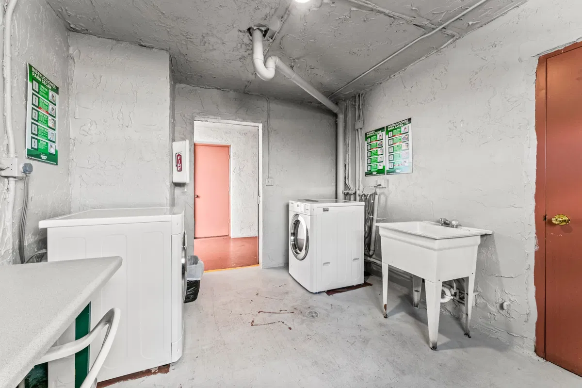 Unit 302 photo 22
