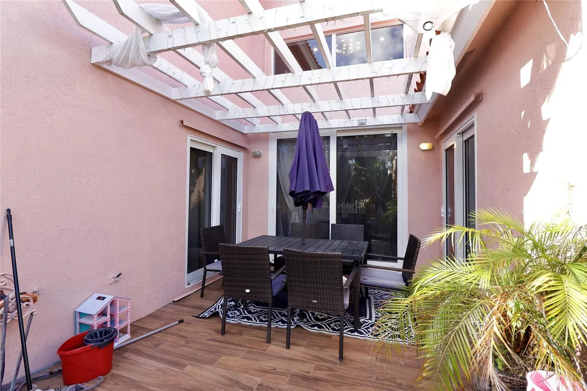 Residence photo 31