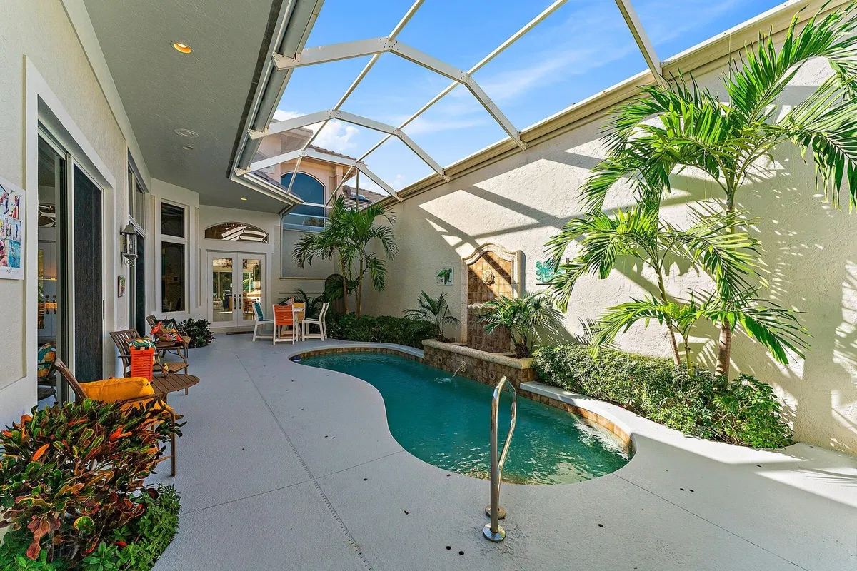 Jupiter Hills Residence