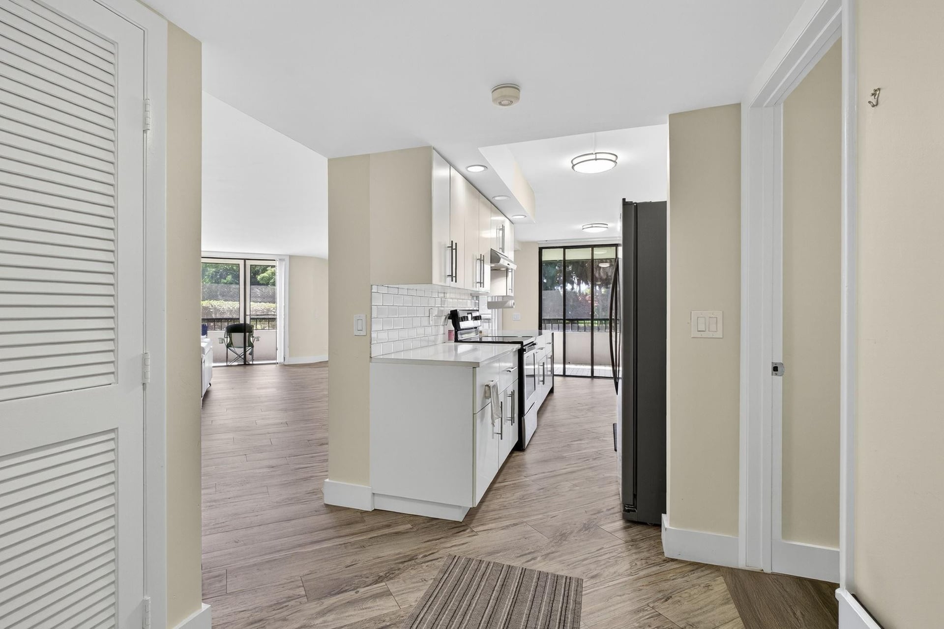 Unit 104 photo 10