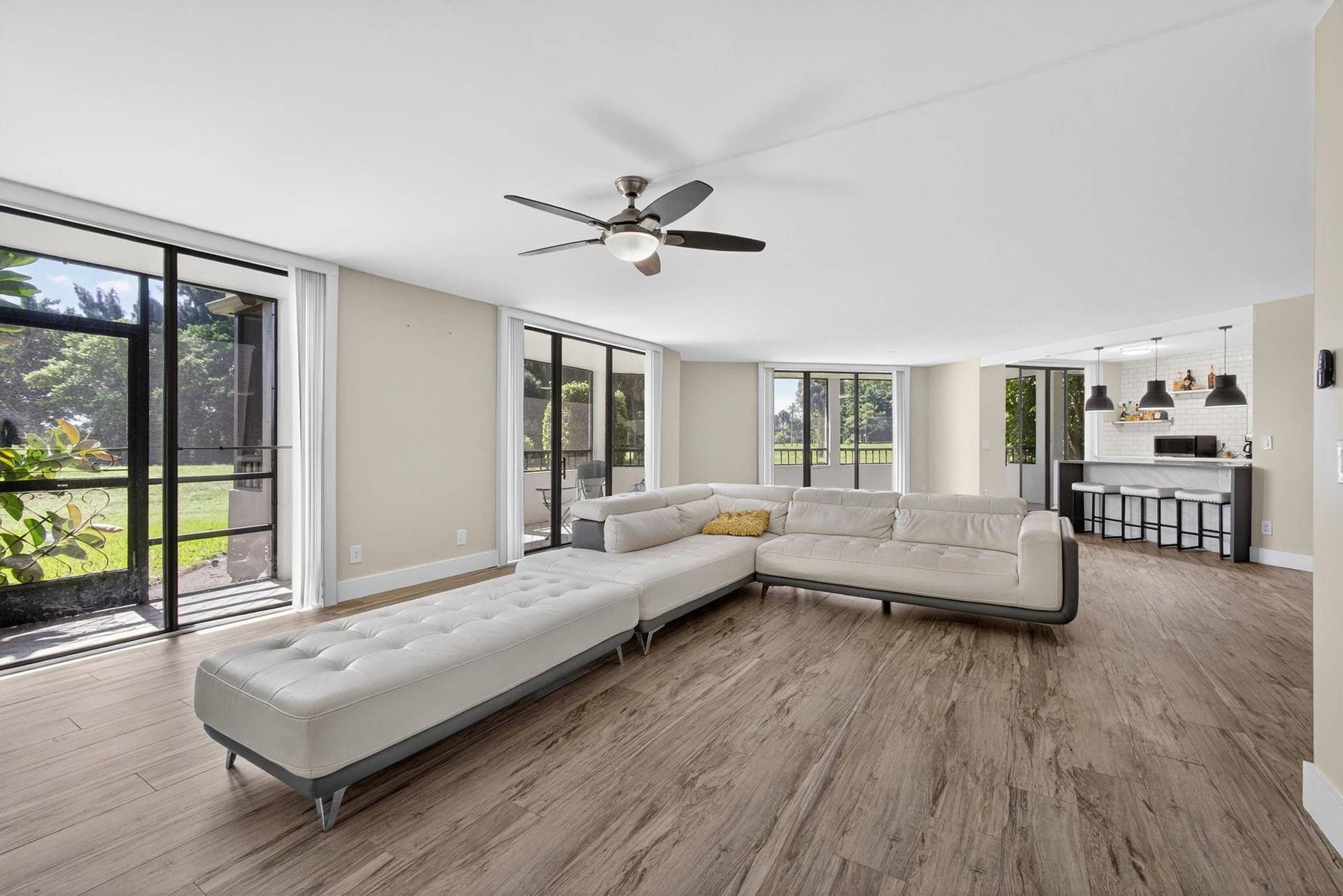 Unit 104 photo 28