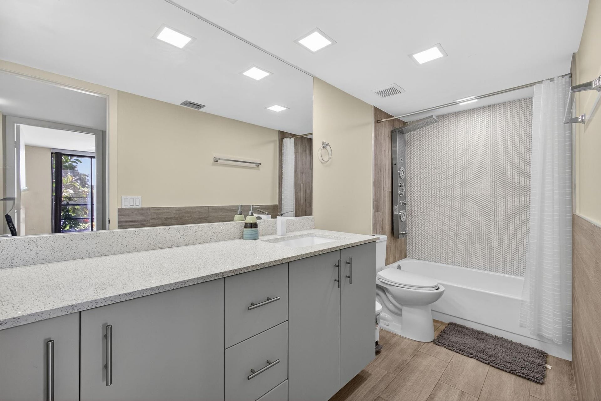 Unit 104 photo 34