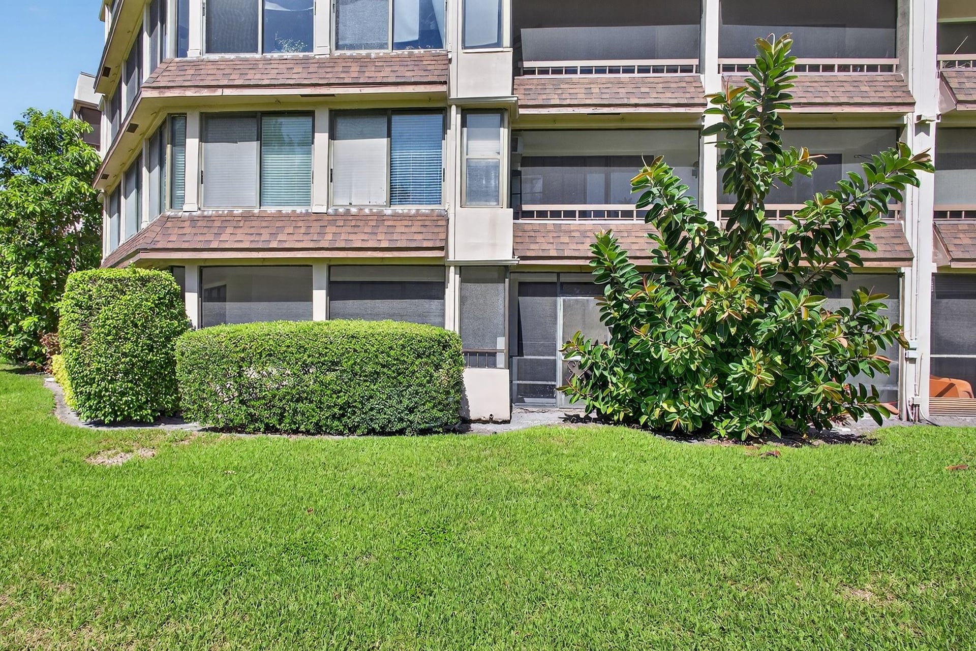 Unit 104 photo 49