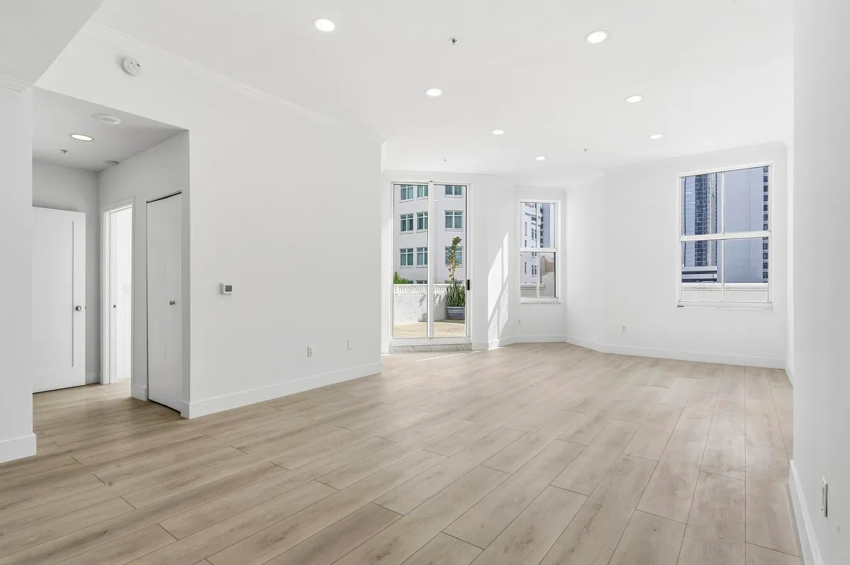 The Strand Unit 311 photo 7