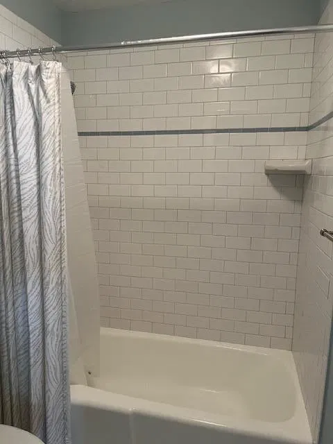 Unit 305 photo 19