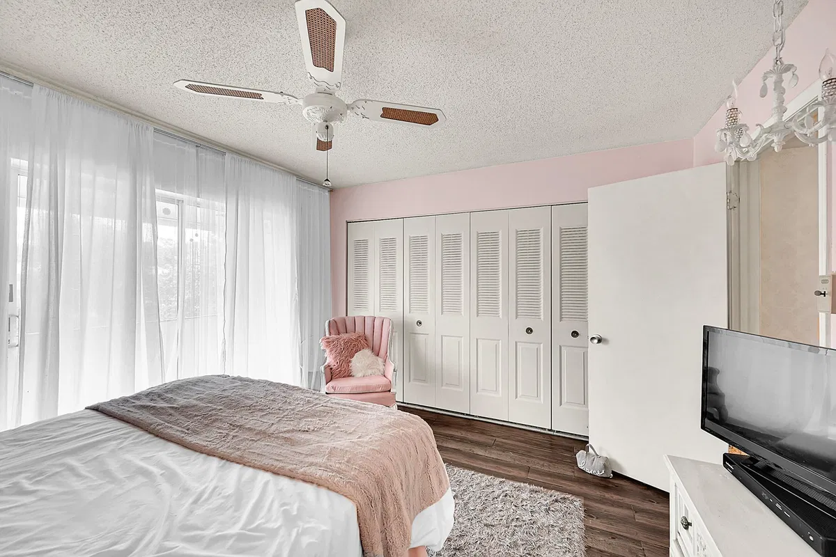 Residence photo 13