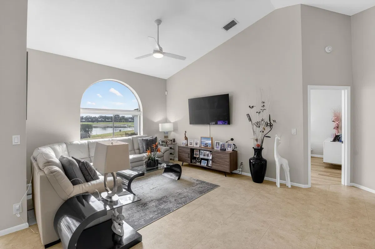  Residence photo 7