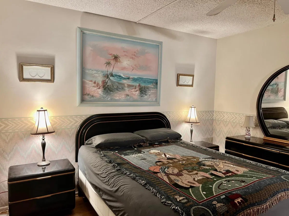 Unit 102 photo 22