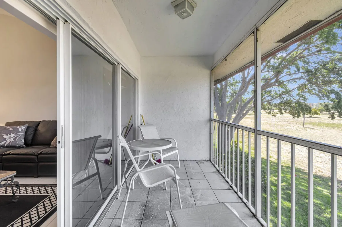 Unit B207 photo 13