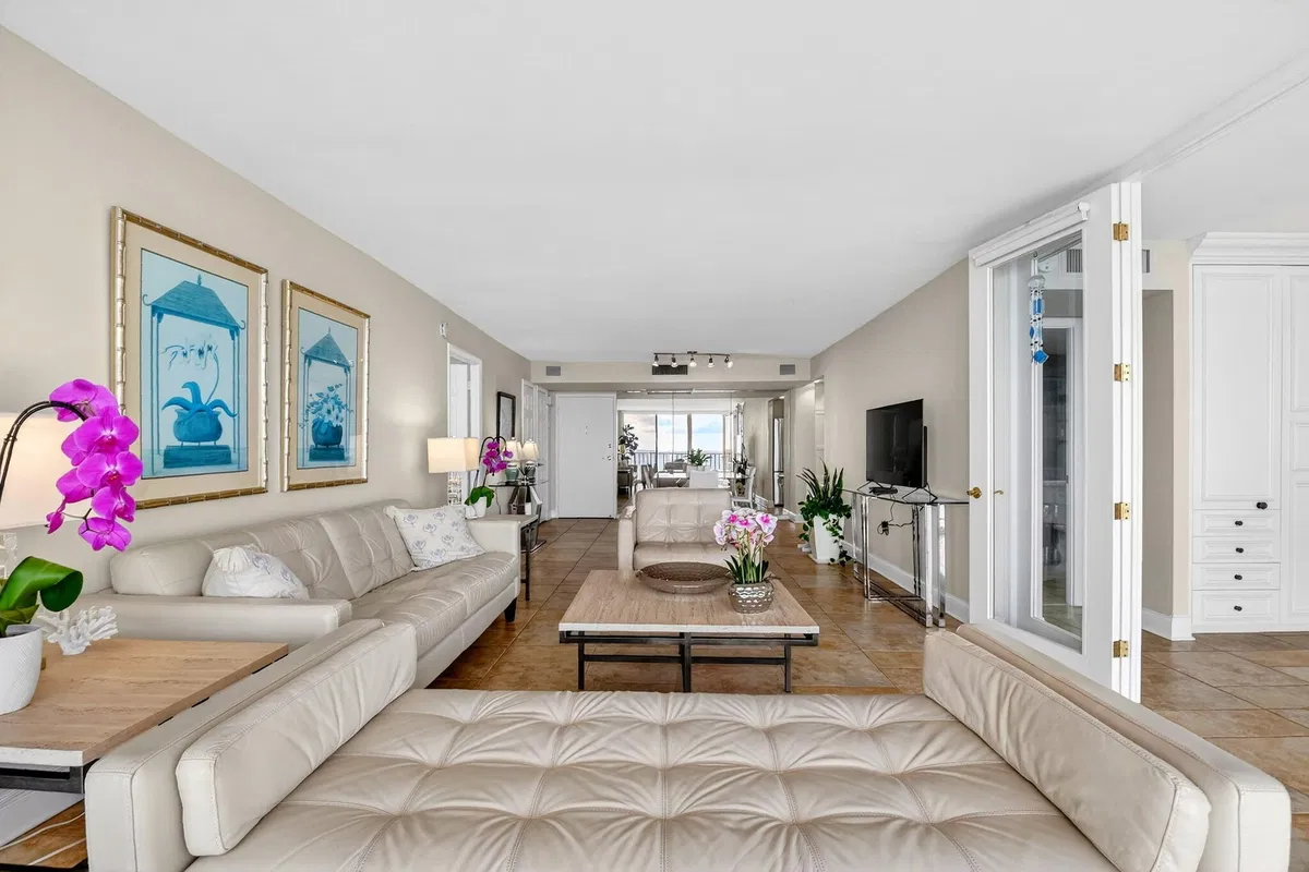 Unit 5020 photo 10
