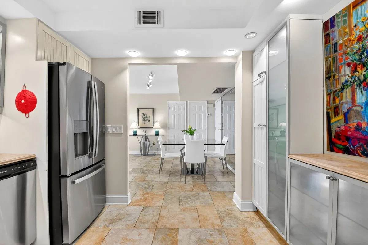 Unit 5020 photo 25