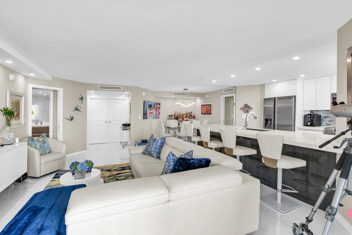 550 S Ocean Boca Unit 605 photo 4