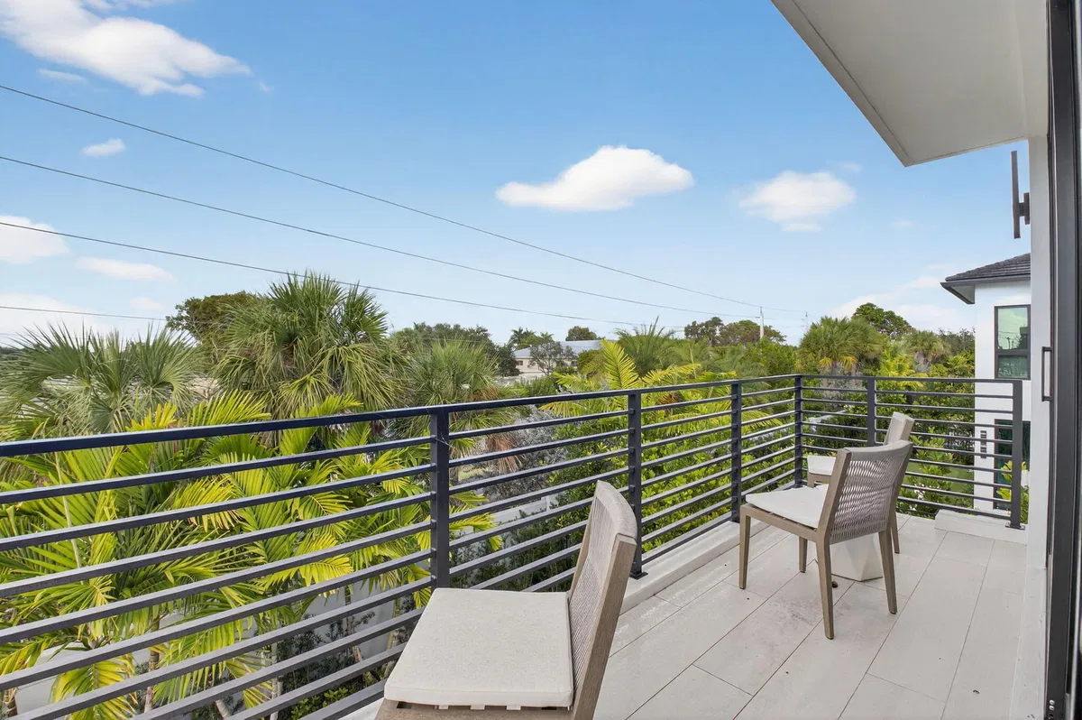 Residence photo 49