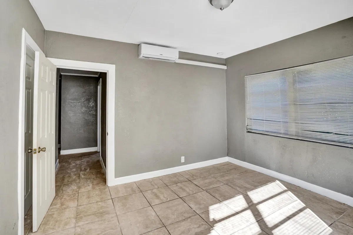 Residence photo 43