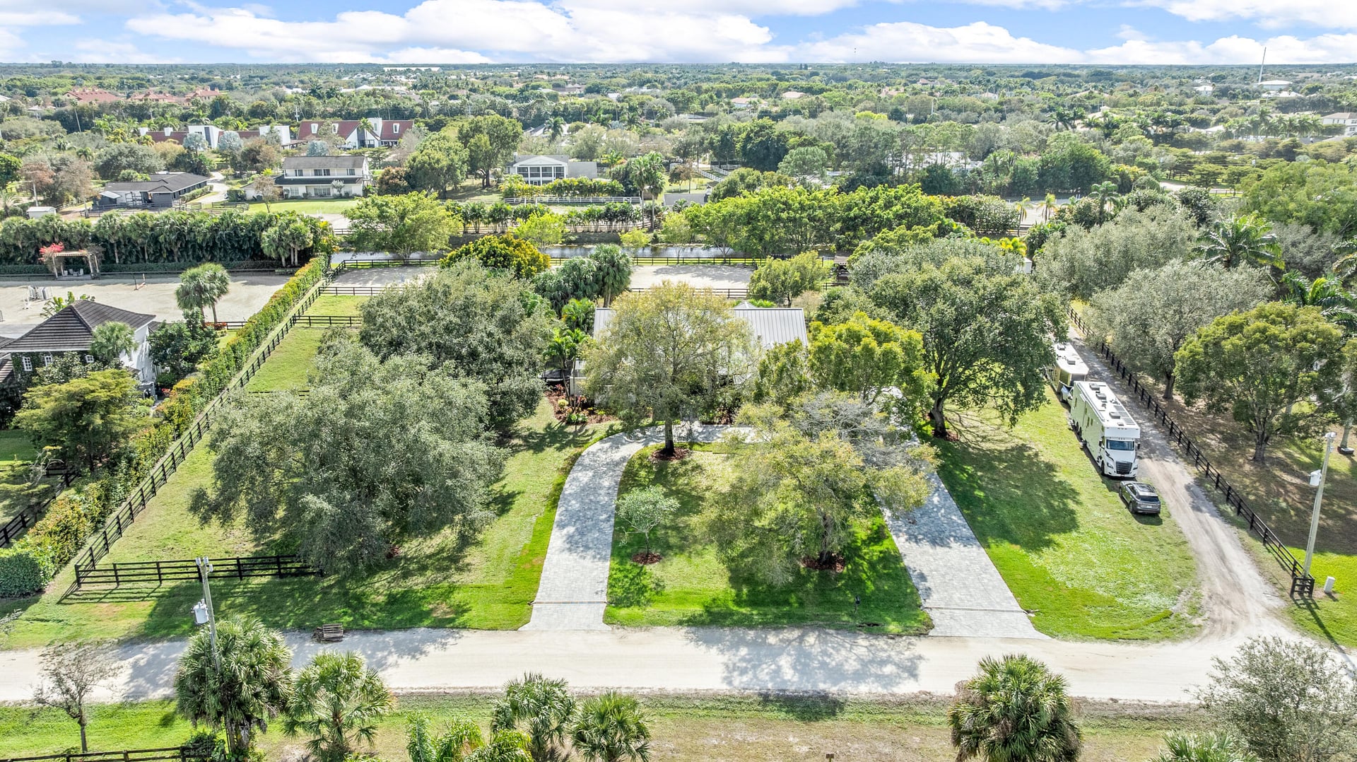 Saddle Trail Park Residence photo 4