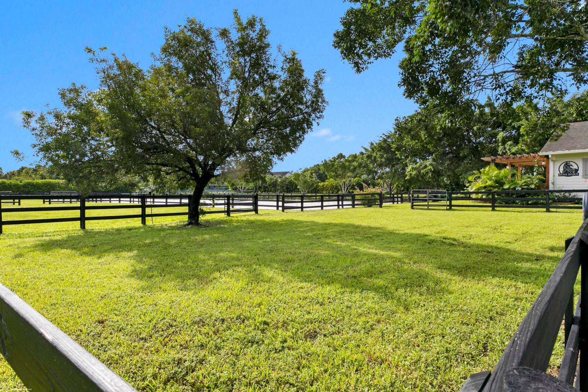 Saddle Trail Park Residence photo 16