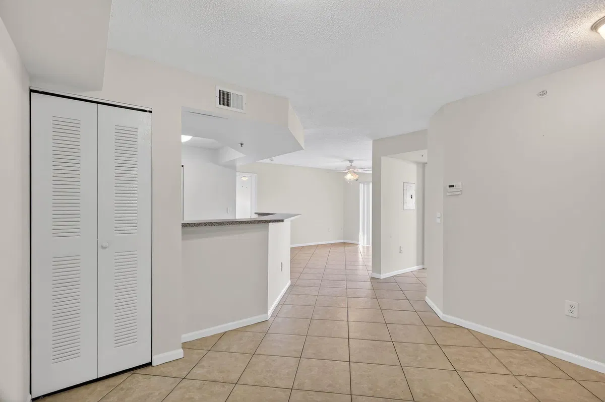 Residence photo 4
