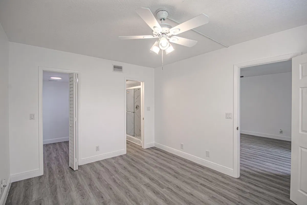  Unit 102 photo 7