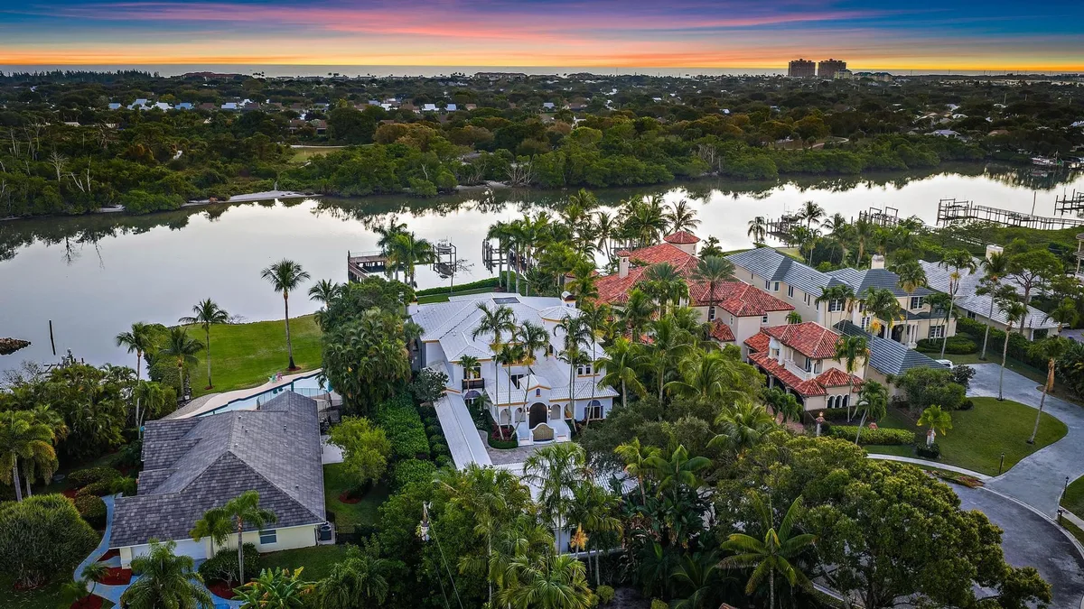 Admirals Cove Residence