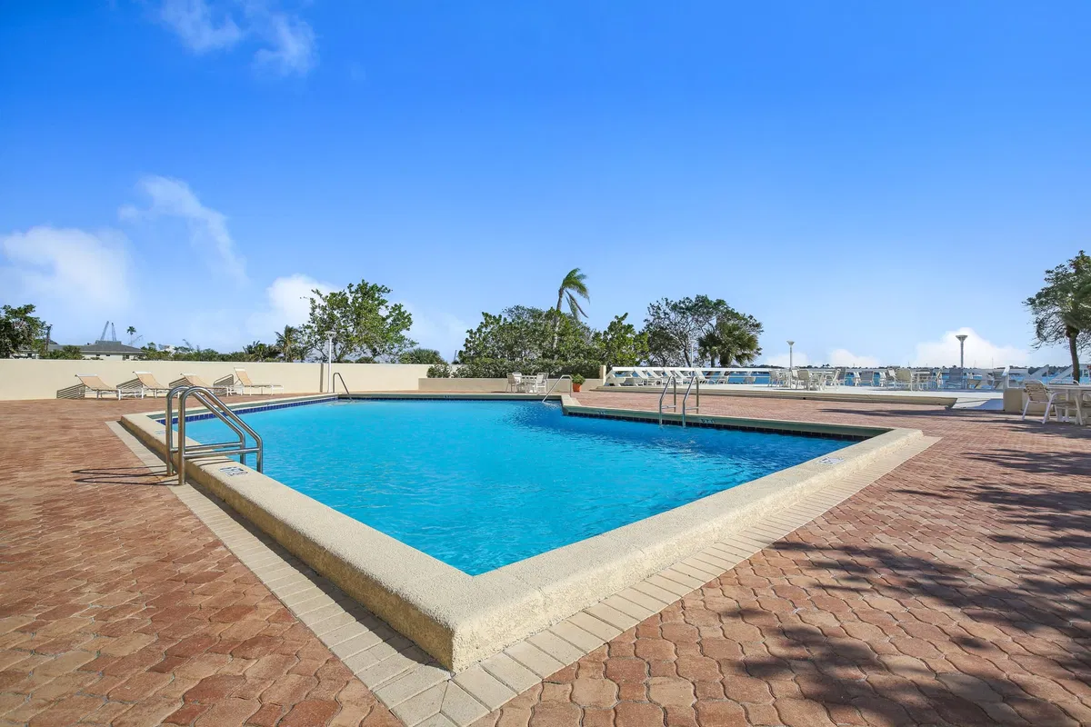 Palm Beach House Unit 605 photo 19
