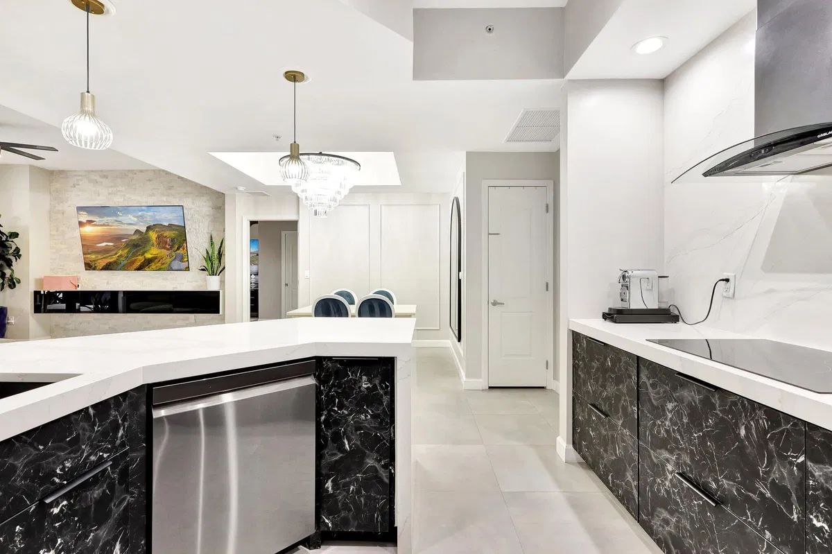 One City Plaza Unit 1018 photo 13