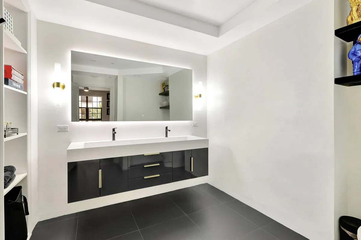 One City Plaza Unit 1018 photo 19