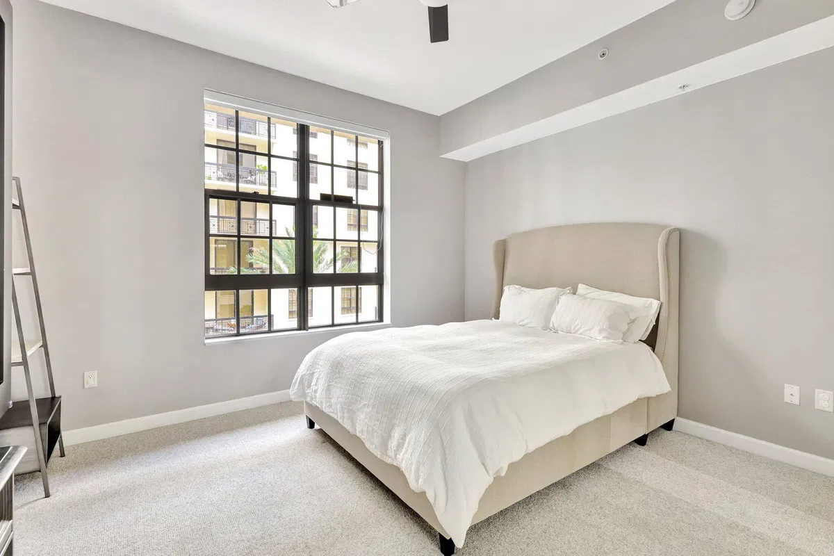 One City Plaza Unit 1018 photo 22