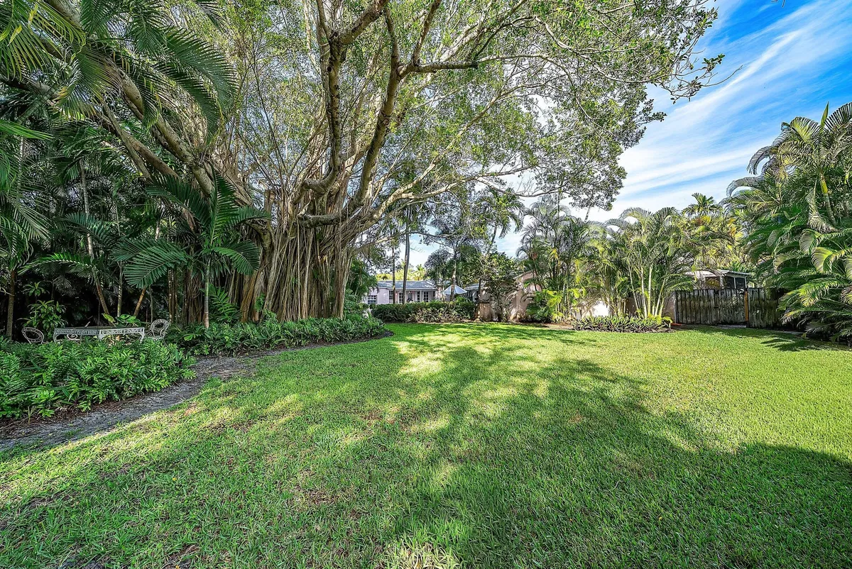 Residence photo 16