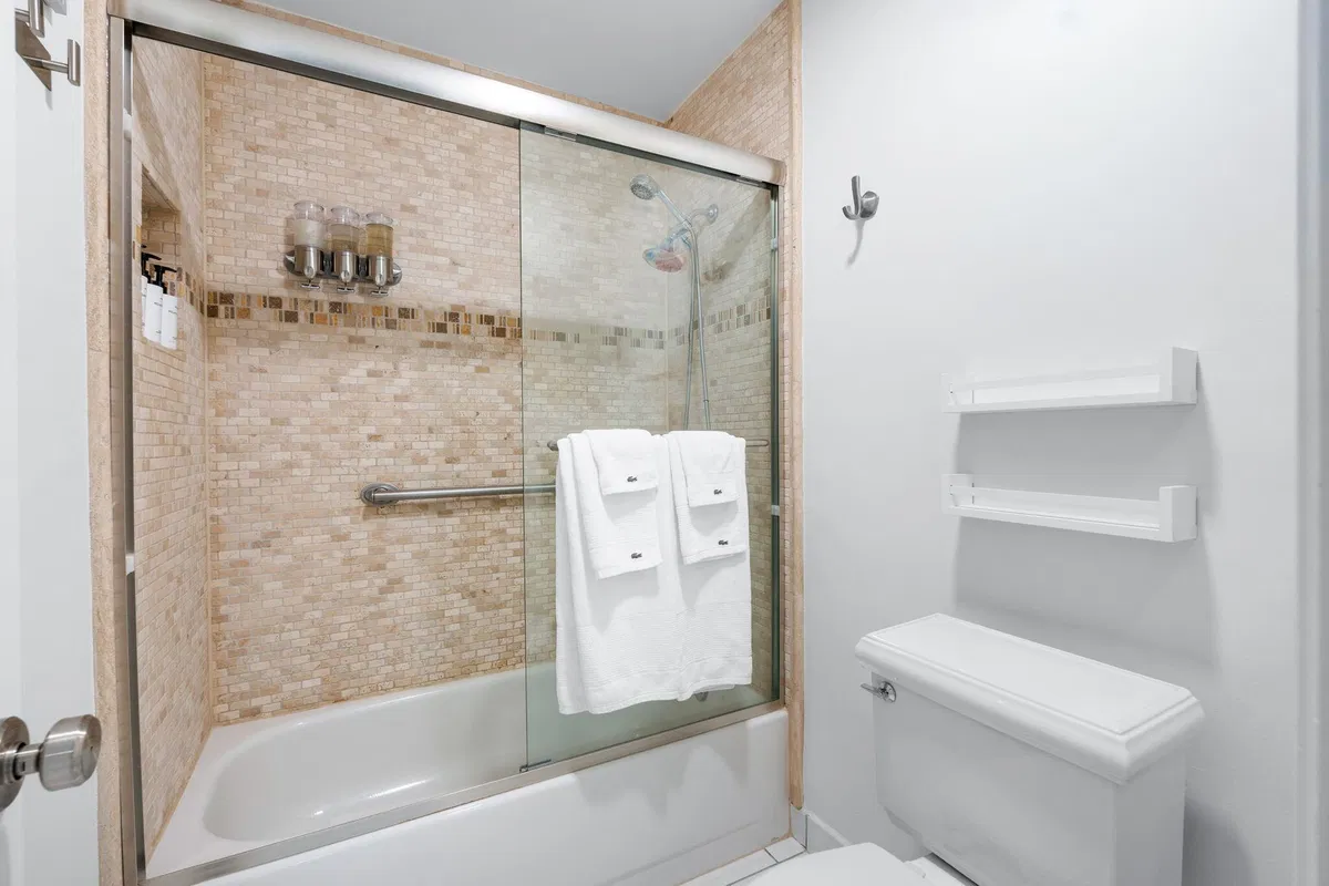 Unit 203 photo 28