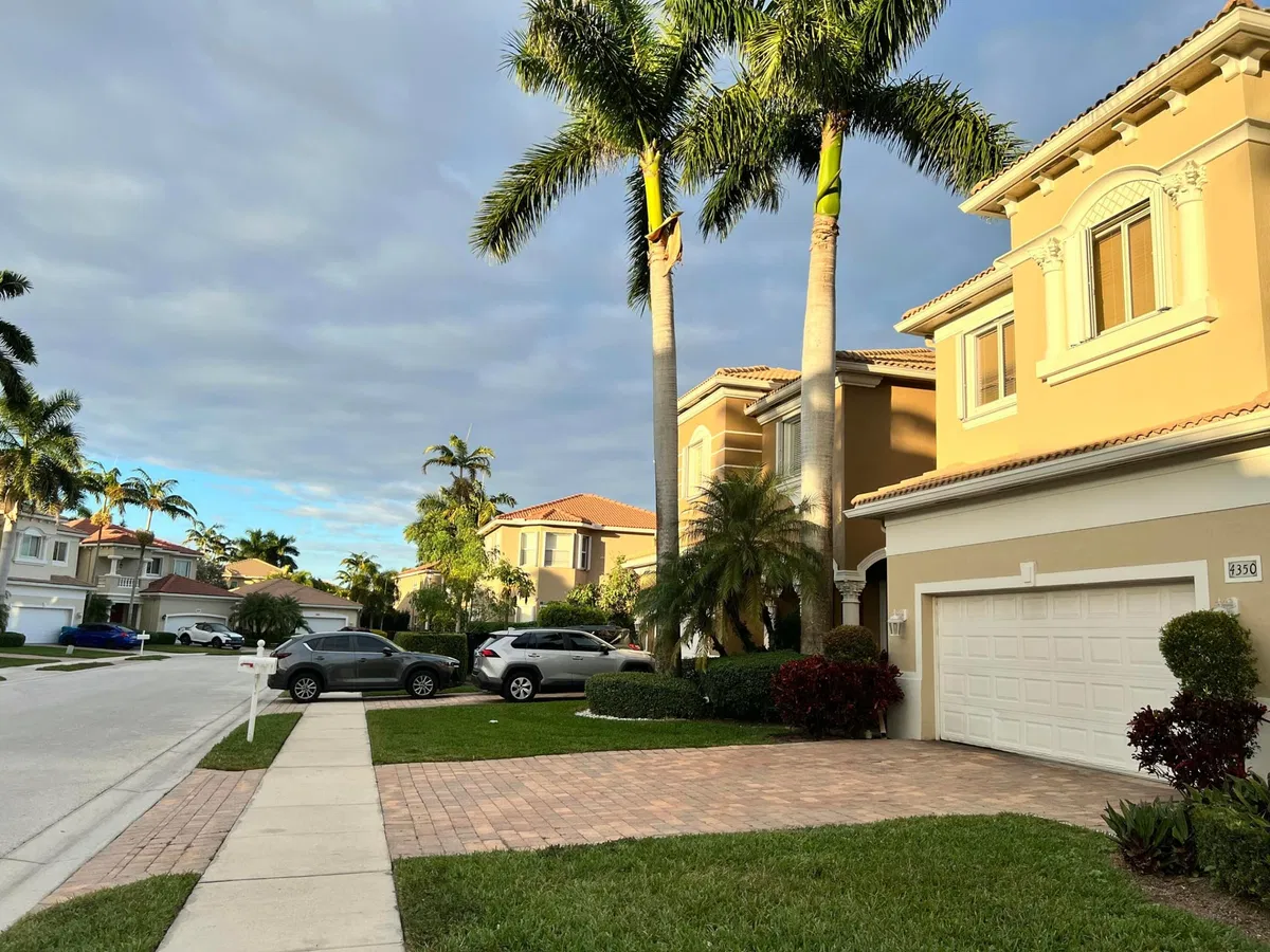 Residence photo 4