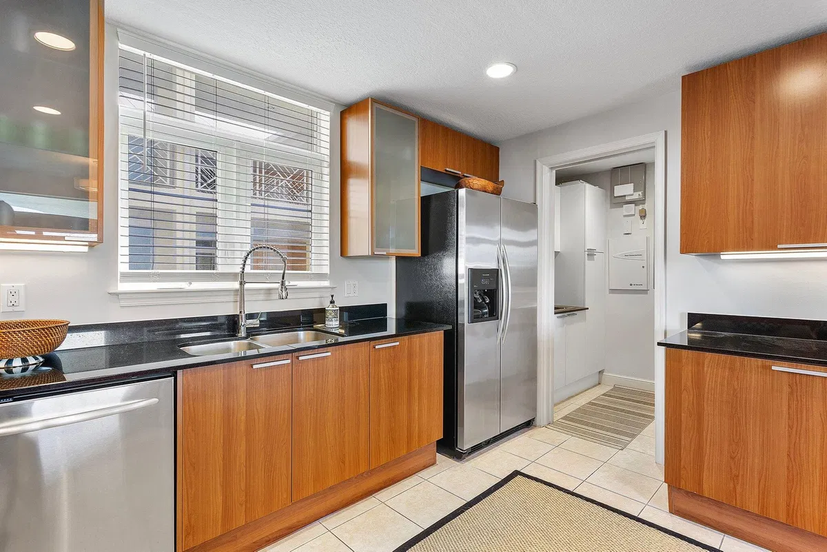  Unit 205 photo 10