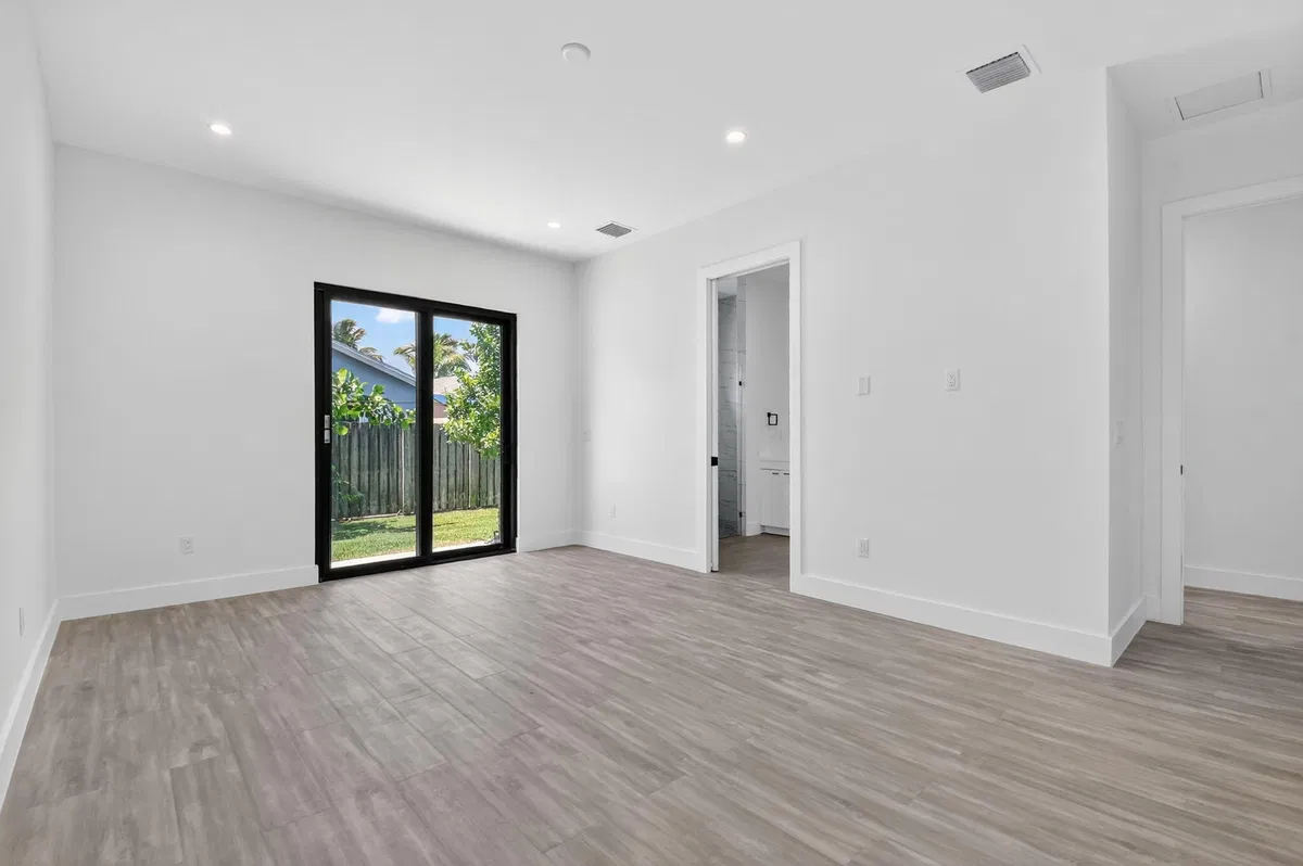 Residence photo 4