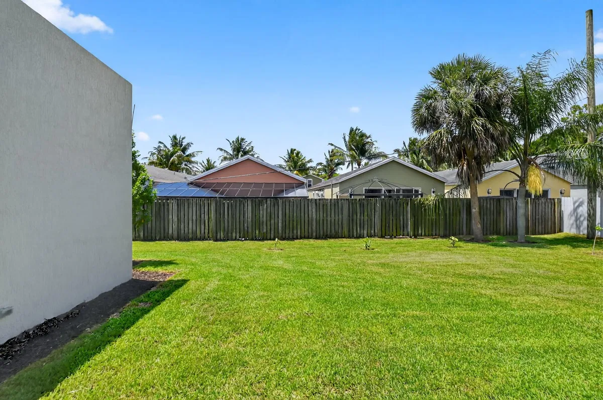 Residence photo 43