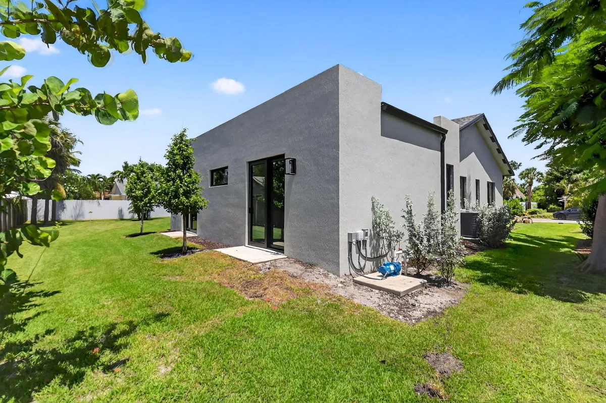 Residence photo 49
