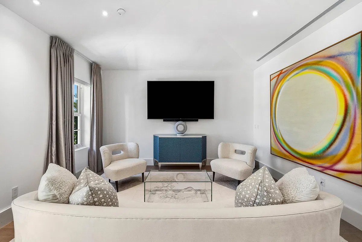 Royal Park Residence photo 22