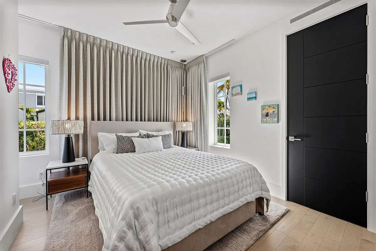 Royal Park Residence photo 31