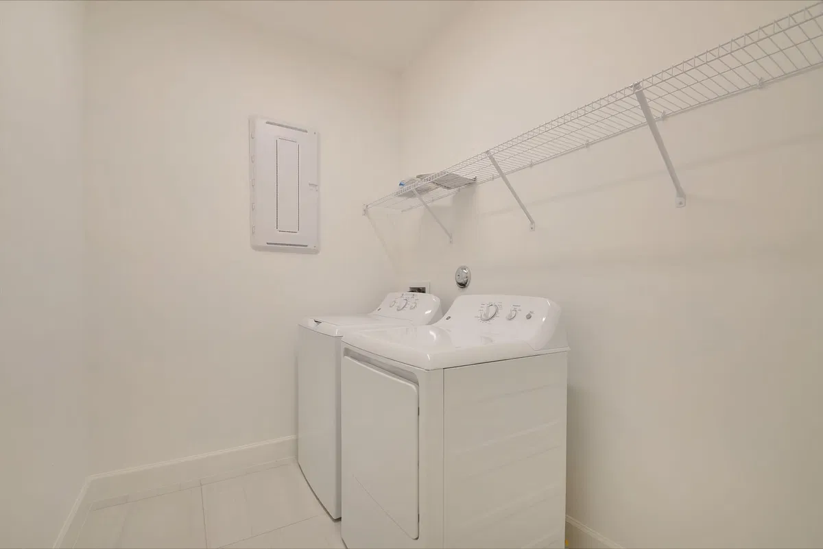 Residence photo 19