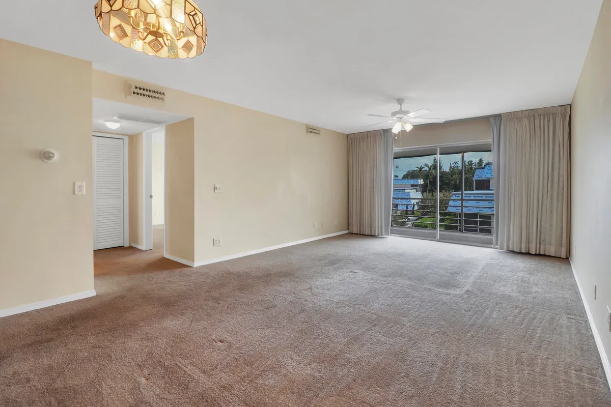 Unit 204 photo 13
