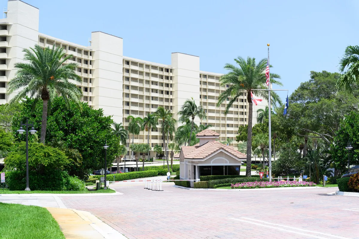 Unit 526 photo 31