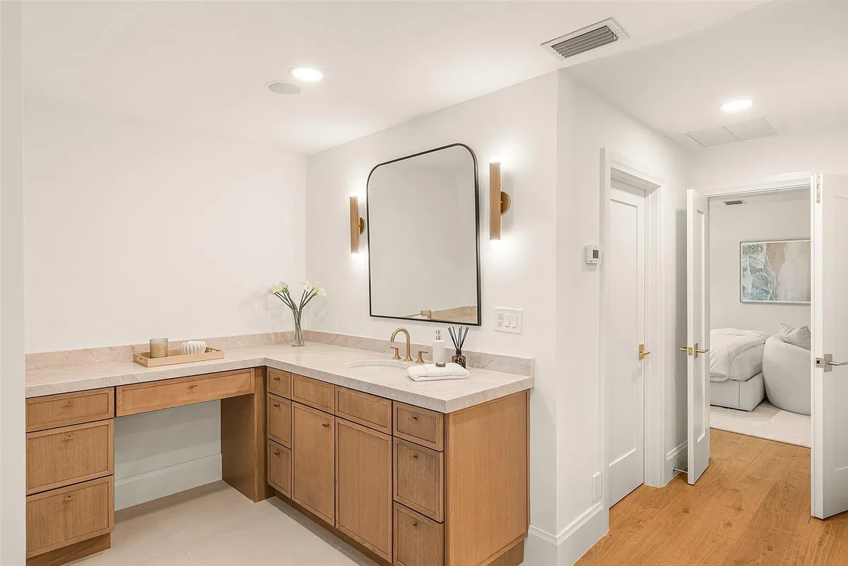 Residence photo 25