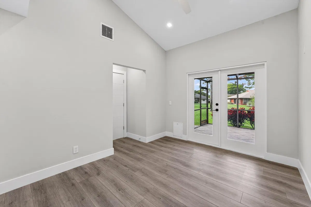 Eastpointe Country Club Residence photo 19