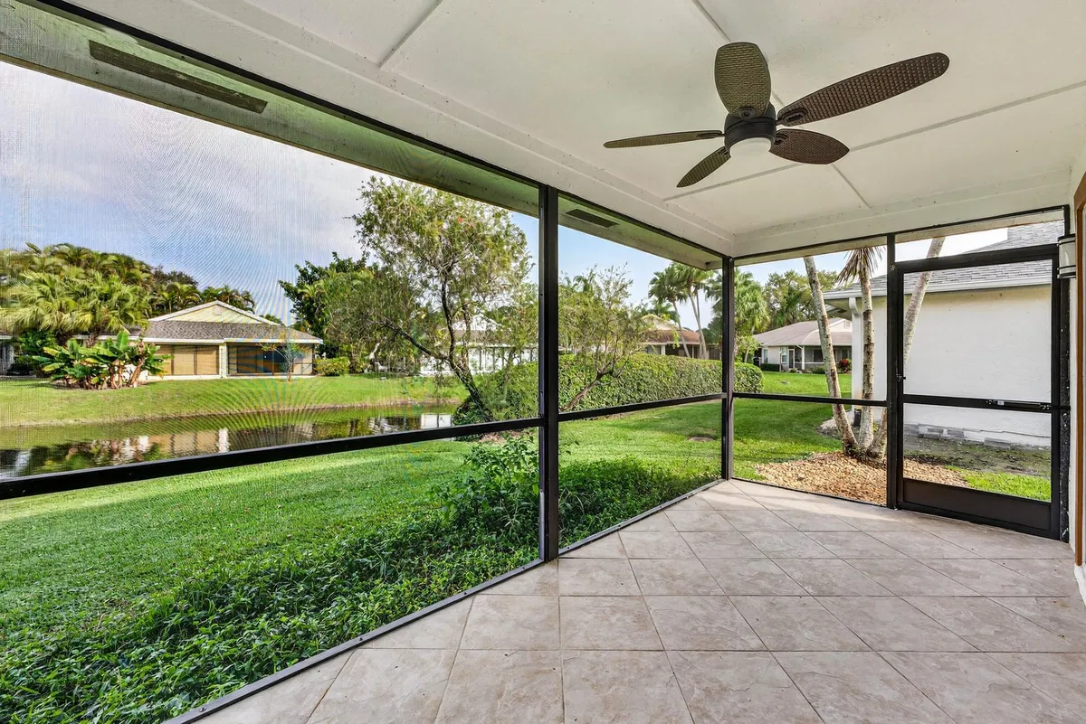 Eastpointe Country Club Residence photo 28